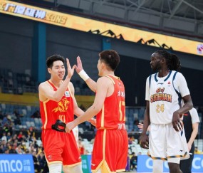 浙江广厦送四川男篮15连败，杜锋和张庆鹏谁的帅位更摇摇欲坠？